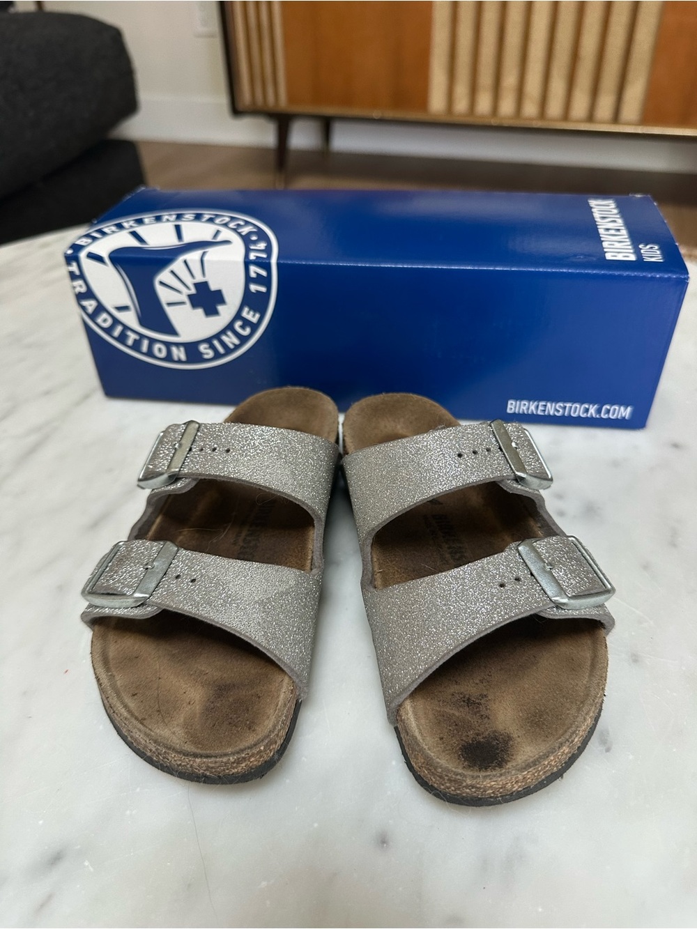 Kid’s Birkenstock Arizona Double Strap Sandals in Silver Glitter SZ 30